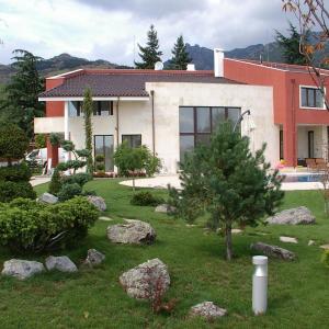 еднофамилна къща