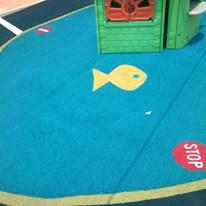 ударопоглъщаща настилка за детски площадки