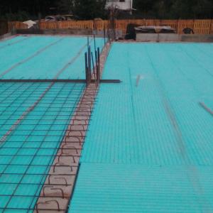 Редене на фибран и армиране на плоча