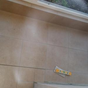 Завършени плочки на тераса