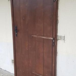 Направа на врата по индивидуална поръчка от масив