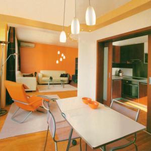 оранжево небето, оранжево морето..