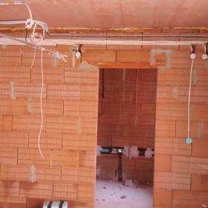 къща, готова за мазилка