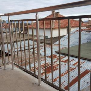 Алуминиев парапет тип решетка за балкон