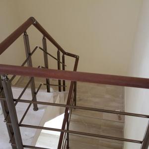 Алуминиев парапет за стълбище дървовидна ръкохватка 3 струни