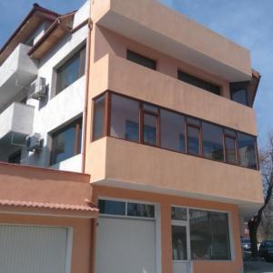 Еднофамилна къща