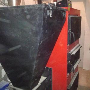 локално отопление с котле на пелети