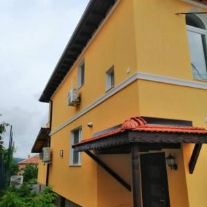 Реализиран обект през Майстор Плюс. Цялостно изпълнение на фасадата - Изодом ООД