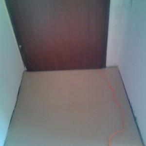 Монтаж плочки пред входна врата