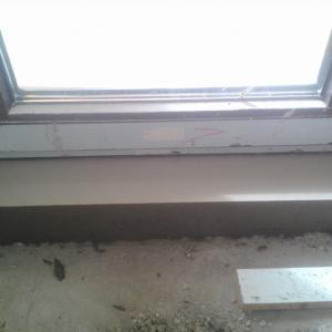 Иззиждане на праг под балконска врата