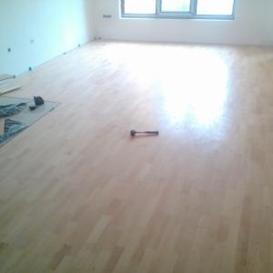 Монтаж на трислоен паркет