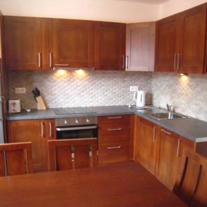 Изработка и монтаж кухня