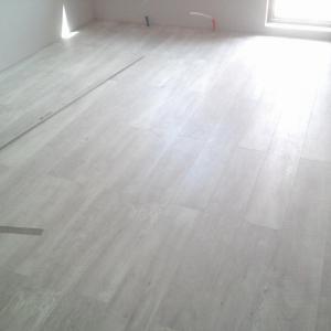 Ламинат в стая