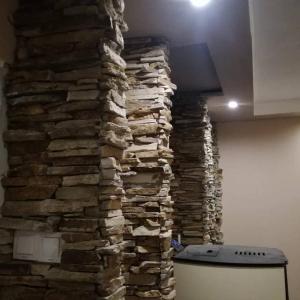 Естествен камък