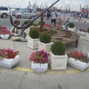 Кашпи на Морска гара Варна