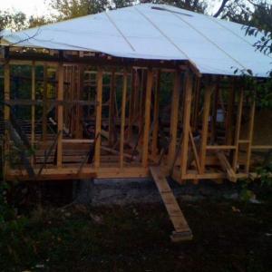 Дървена къща