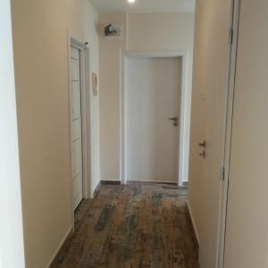 Нов коридор панел