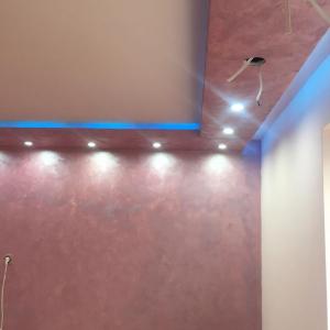 Джоб(борд) за скриване на корниз, и спускане на светлината по завесата