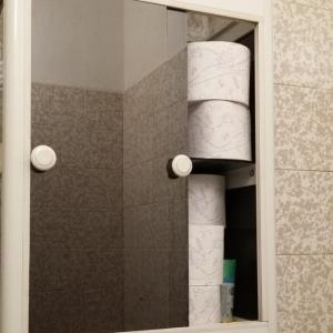 Алуминиево шкафче с плъзгащи врати 2