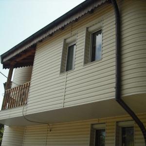 Монолитна къща