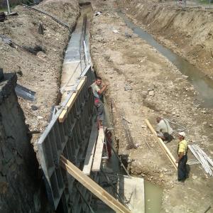 Укрепване на река-изграждане на подпорни стени 3 метра