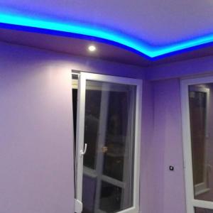 Таван, стени , осветление и боя.