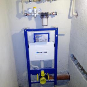 Монтаж на тоалетно казанче, филтър и водомер