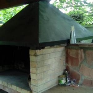 Проблемни барбекю и пещ обединени в общ комин