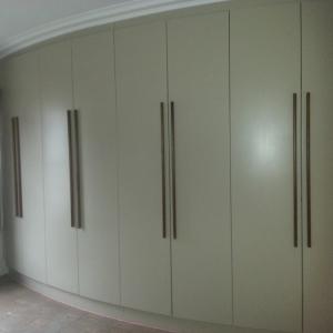 Ъглов гардероб