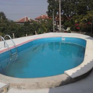 направа на басейн