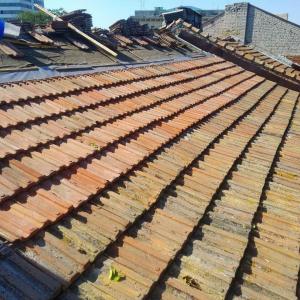 Ремонт на покривни керемиди.