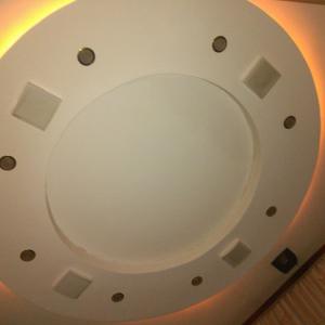 Таван от гипсокартон с вентилация и скрито осветление