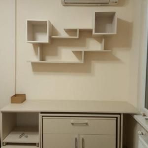 Бюро и етажерки