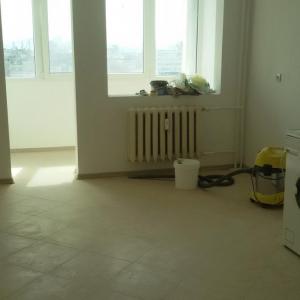 Кухня залепени плочки, шпакловка и латекс.