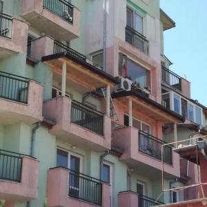 Навеси на тераси от дърво