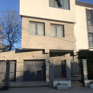 Облицовка и мазилка с архитектурни елементи по фасада и огради