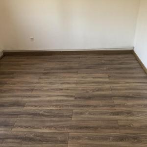 Ламинат с ПВЦ первази