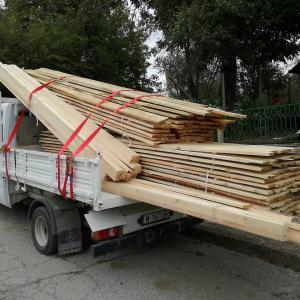 Транспортни услуги със самосвал до 3,5 тона.