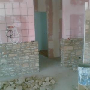 гипс картон и зидан камък