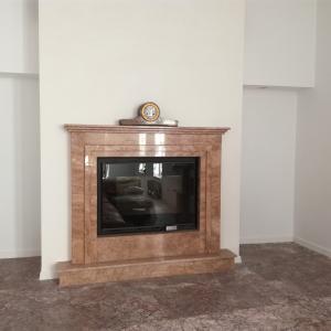 Камина на дърва