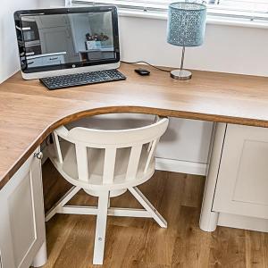 Къде да поставим бюрото си в своя офис в дома?