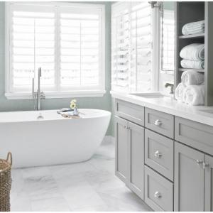 Красотата на едноцветната баня