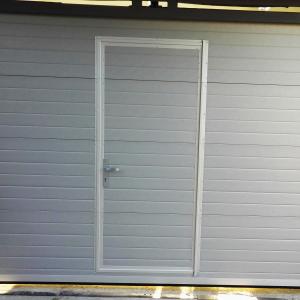 Гаражна а врата