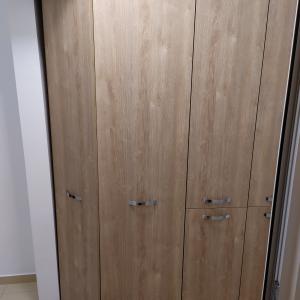 Скосен гардероб