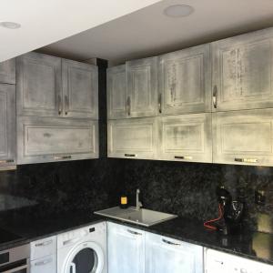 Кухня масив цвят Антик