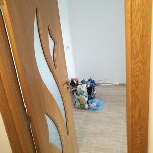 Шпакловка, боя, интериорна врата и гранитогрес