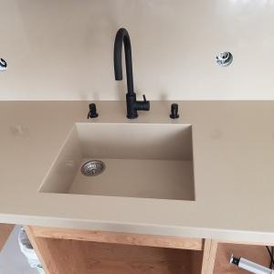 Кухня от технически камък.