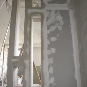 декоративна стена в коридор