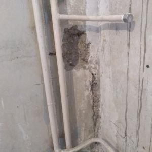 Добавяне на контакти в панелна стая