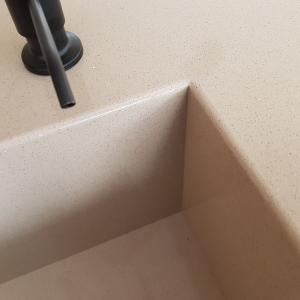 Кухня от технически камък.